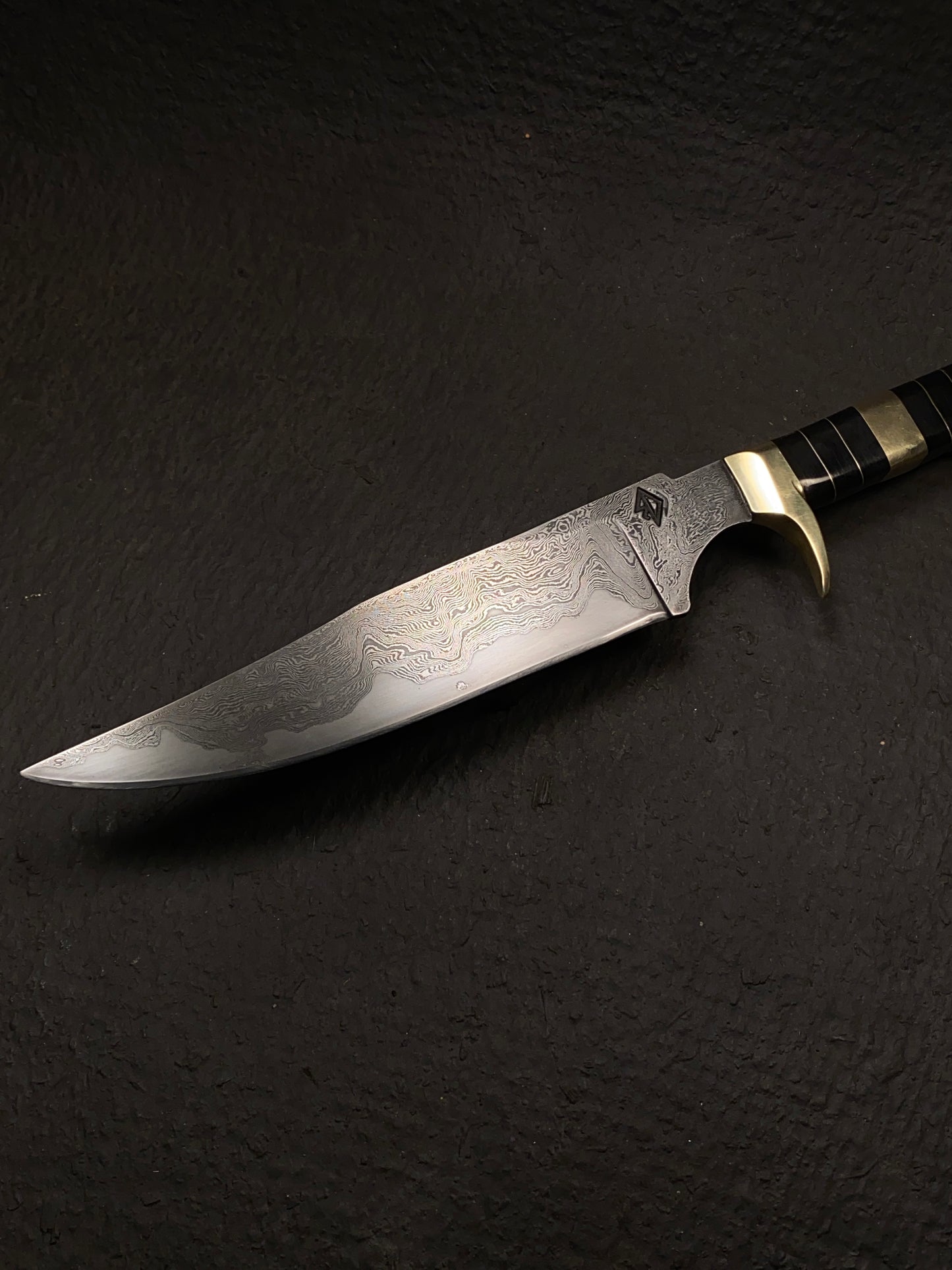 Damascus San-Mai Bowie Fighter Knife